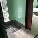 Esprit Moderniste Avec Piscine *