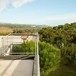 Esprit Moderniste Avec Piscine Villa