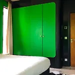 Villa Esprit Moderniste Avec Piscine