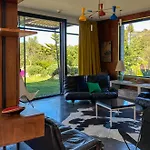 Esprit Moderniste Avec Piscine
