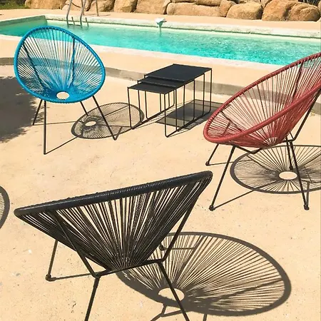 Esprit Moderniste Avec Piscine 빌라