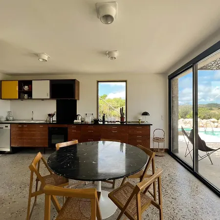 Esprit Moderniste Avec Piscine *