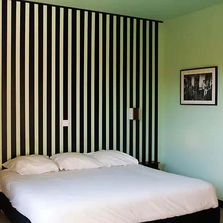 Villa Esprit Moderniste Avec Piscine