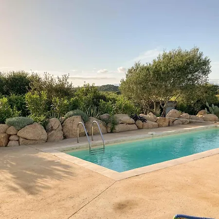 Esprit Moderniste Avec Piscine Bonifacio (Corsica)