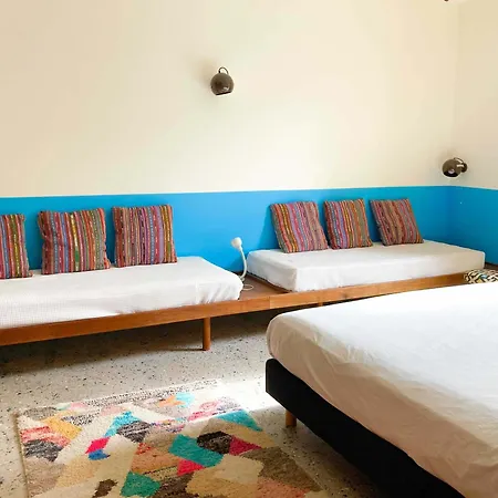 Esprit Moderniste Avec Piscine *