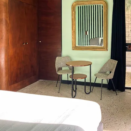 Esprit Moderniste Avec Piscine 빌라 *