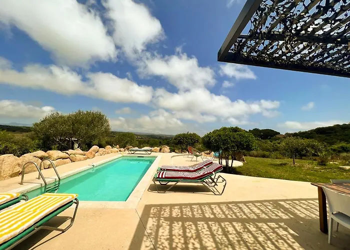 Esprit Moderniste Avec Piscine فيلة