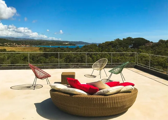 Villa Esprit Moderniste Avec Piscine *