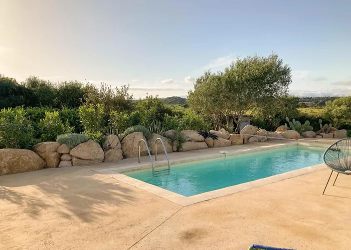 Esprit Moderniste Avec Piscine Bonifacio (Corsica)