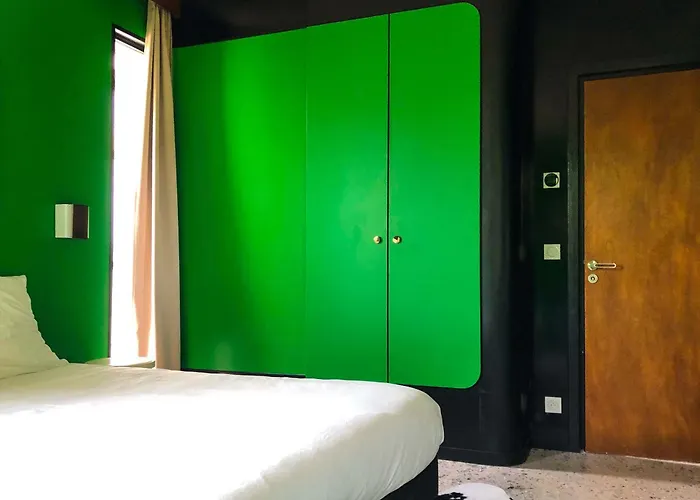 Villa Esprit Moderniste Avec Piscine