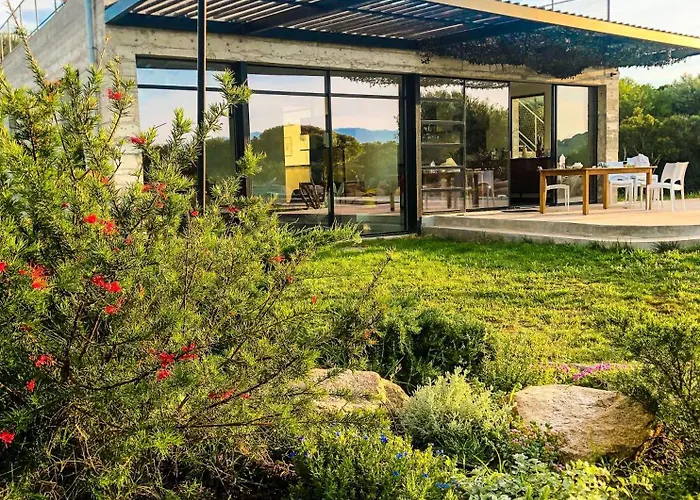 Esprit Moderniste Avec Piscine